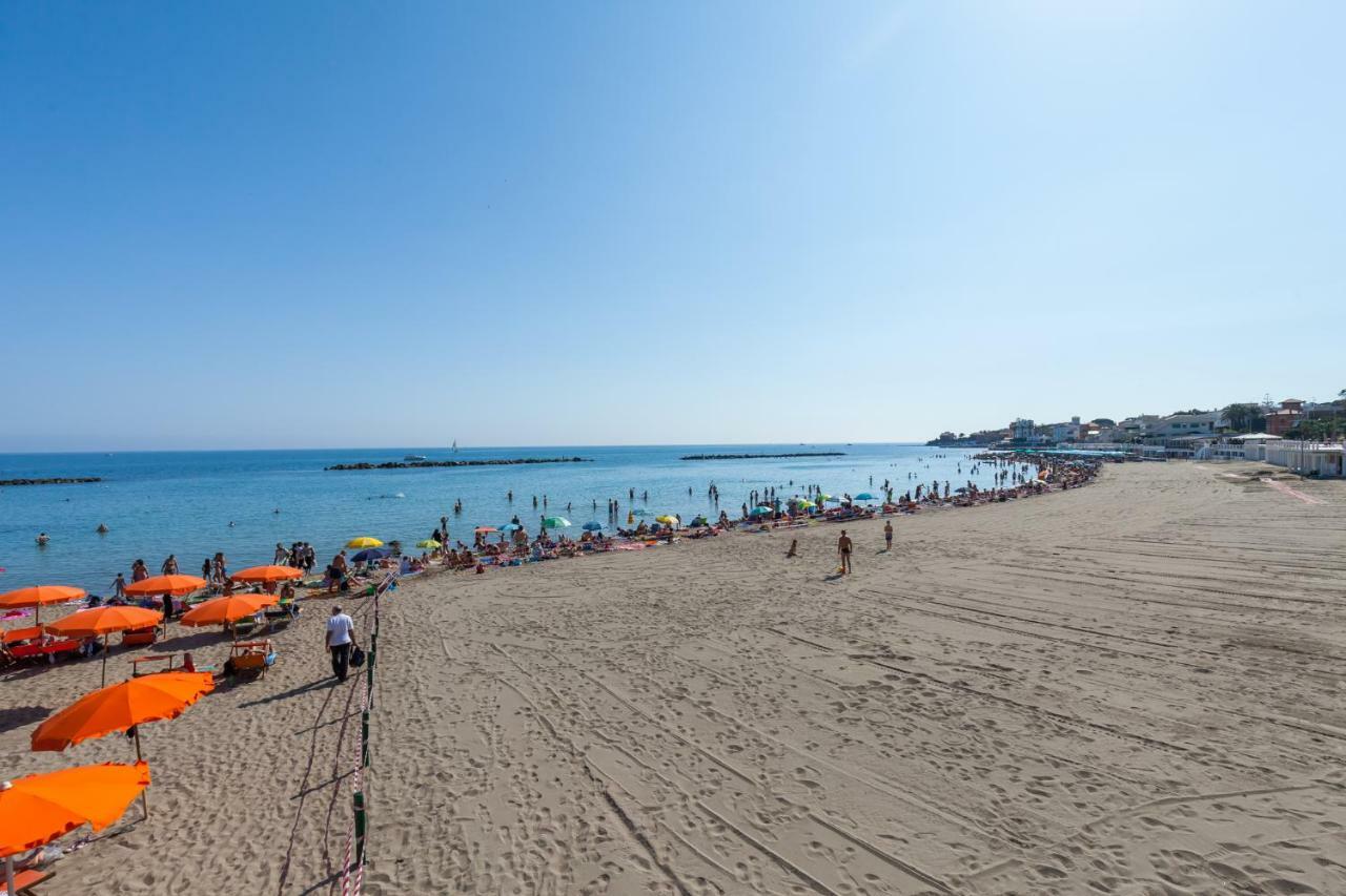 Titty Beach House Santa Marinella Ngoại thất bức ảnh